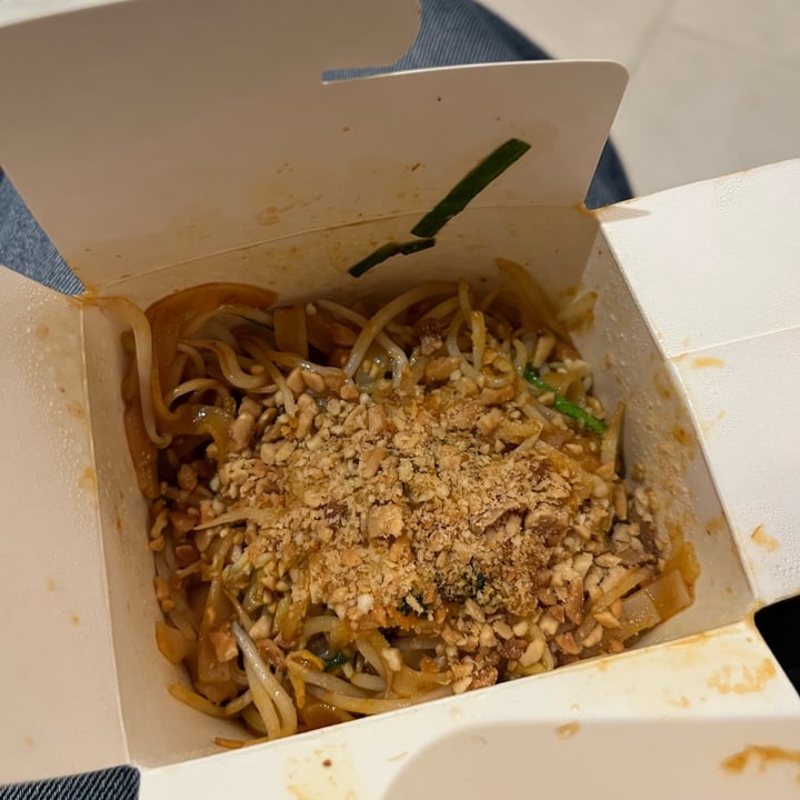photo of FirenZEN Noodle Bar 上海面馆 Pad Thai shared by @caterinaviti on  21 Jan 2023 - review