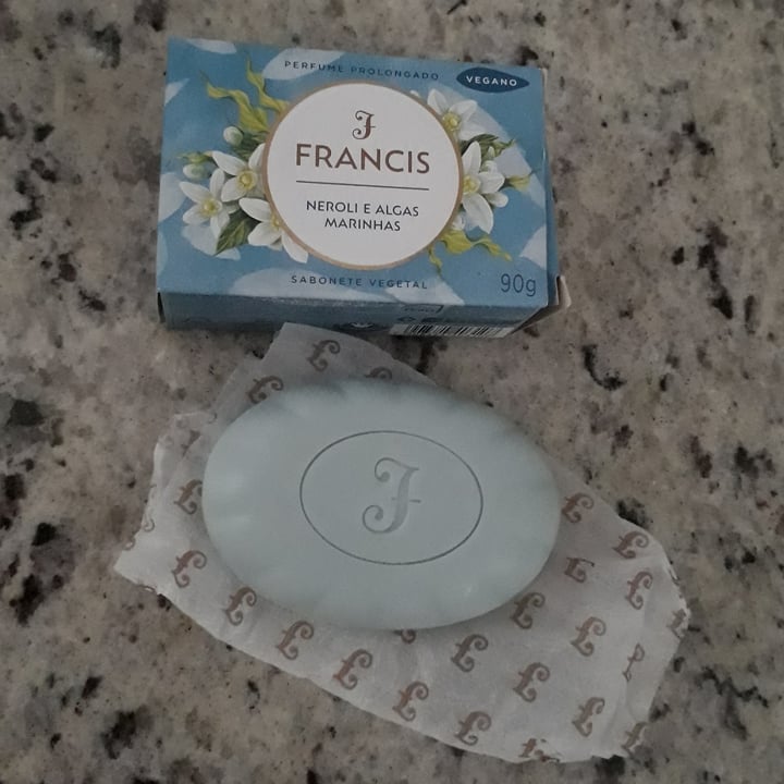 photo of Sabonete Francis Sabonete Vegetal Francis shared by @cintianogueira on  13 May 2023 - review