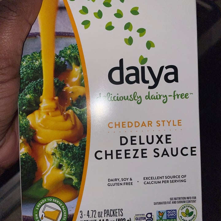 photo of Daiya Cheddar Flavour Deluxe sauce shared by @jamesinanicole on  15 Jan 2023 - review