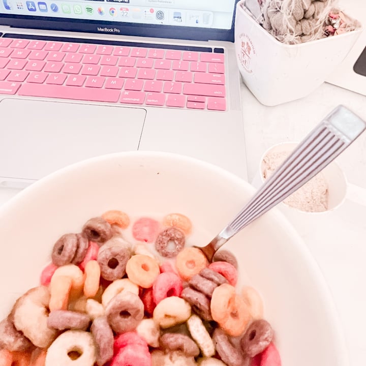 photo of Kellogg's froot loops shared by @maryheino on  05 Jan 2023 - review