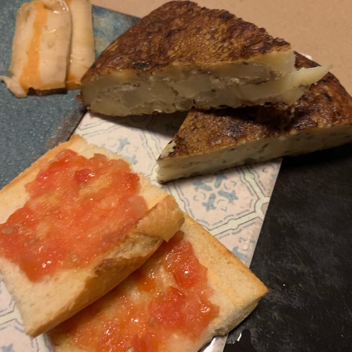 photo of La PerraVerde Tortilla De Patatas shared by @helenpfuertes on  08 Jan 2023 - review