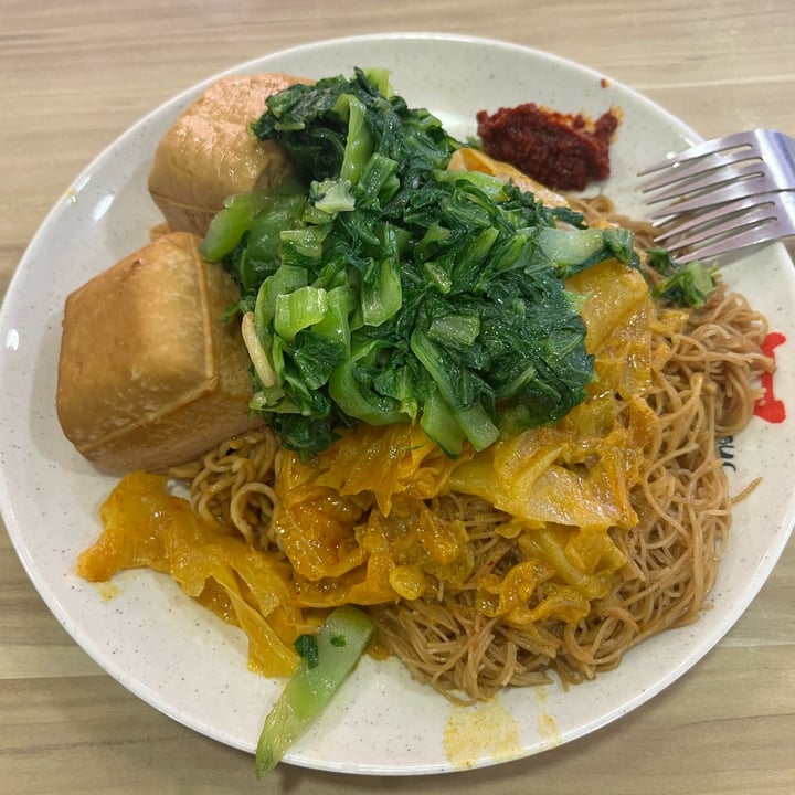 photo of Koufu - HDB Hub vegetarian fried noodles shared by @soy-orbison on  23 Jul 2023 - review