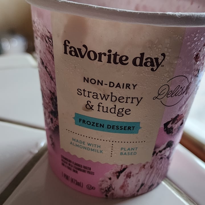 photo of Favorite day Strawberry & Fudge shared by @phanthomas on  22 Apr 2023 - review