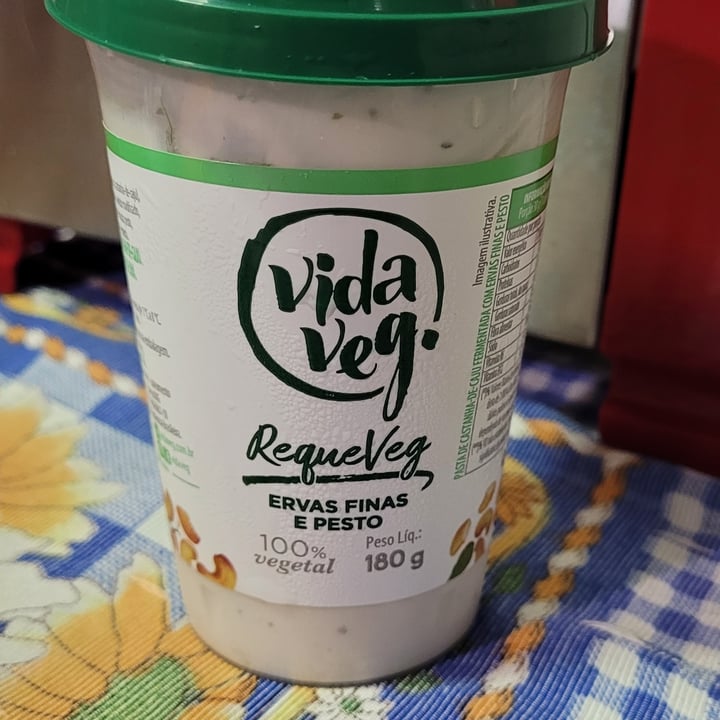 photo of Vida Veg requeijão com ervas finas e pesto shared by @mileneflores on  01 Jul 2023 - review
