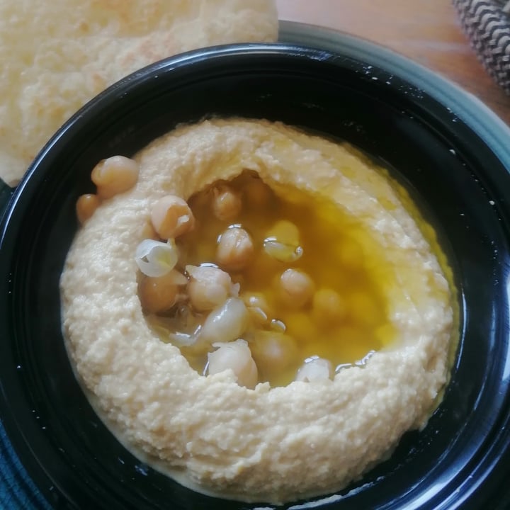 photo of Sawani Falfoul Hummus bi tahini shared by @lagatta86 on  06 Mar 2023 - review