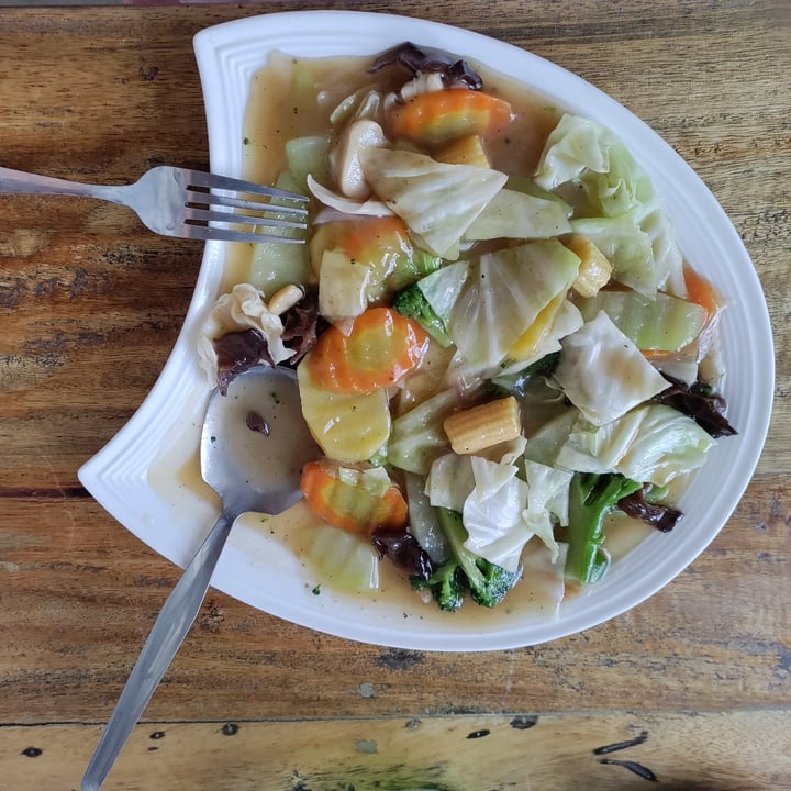 photo of Lucci’s Bistro Chop suey shared by @militkata on  19 Mar 2023 - review