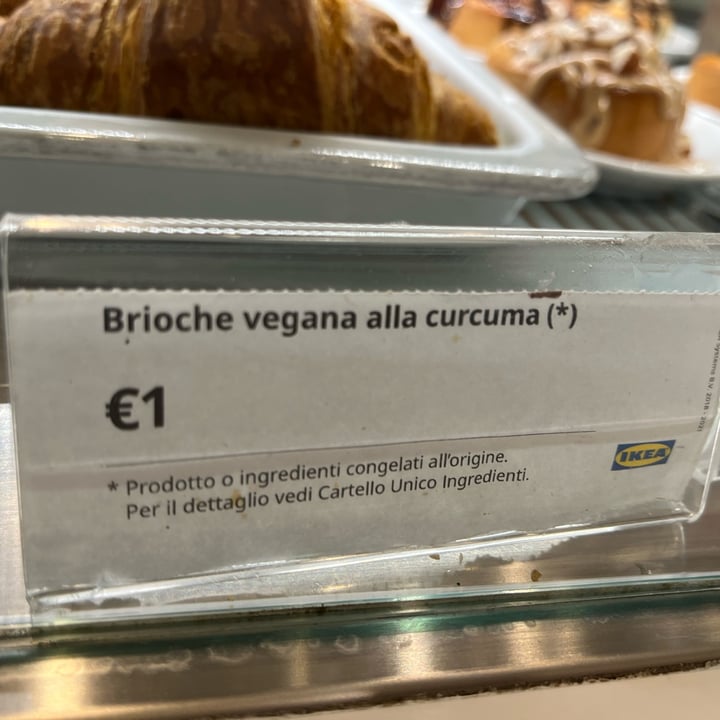 photo of IKEA Cornetto vegano alla curcuma shared by @charlotteauxfraises on  20 Jul 2022 - review
