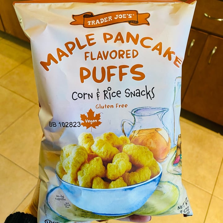 photo of Trader Joe's Maple Pancake Flavored Puffs shared by @beckyyy on  30 Jan 2023 - review