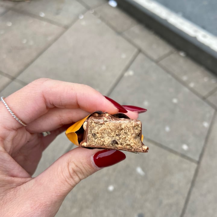 photo of Barebells Vegan Salty Peanut Protein Bar shared by @apkilgour on  29 Jan 2023 - review