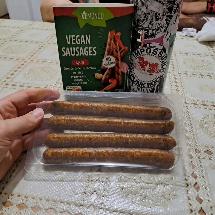 photo of Vemondo Vegan Sausages - spicy shared by @kristhesfiguz on  16 Aug 2023 - review