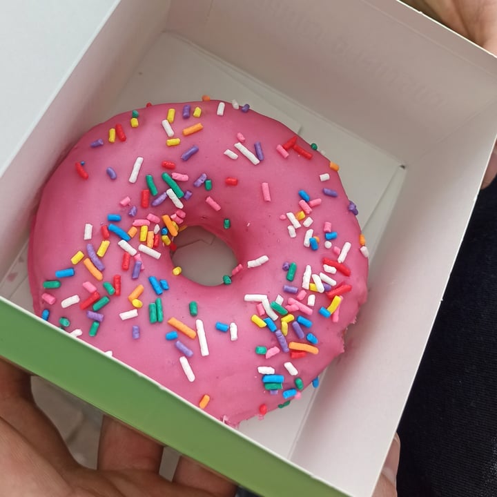 photo of Rodeo Doughnuts D’oh nut shared by @frenchveganfoodie on  04 May 2023 - review