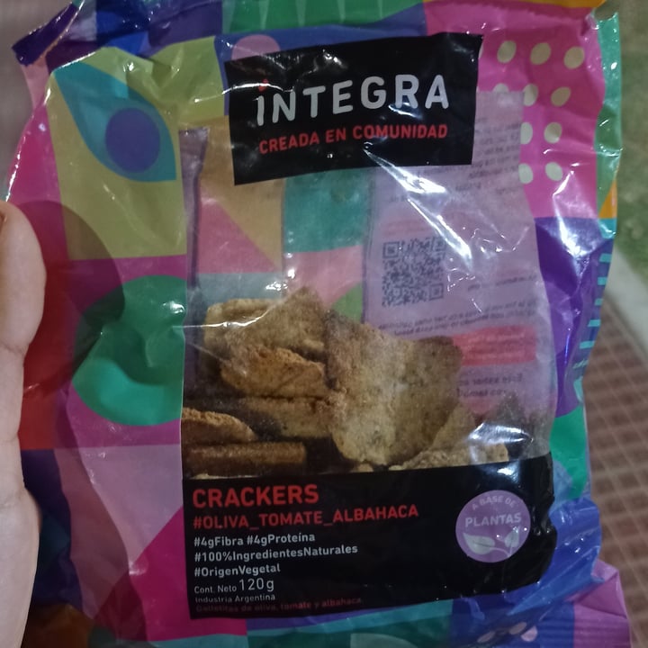 photo of Integra crackers de oliva tomate y albahaca shared by @vikthor on  29 Mar 2023 - review