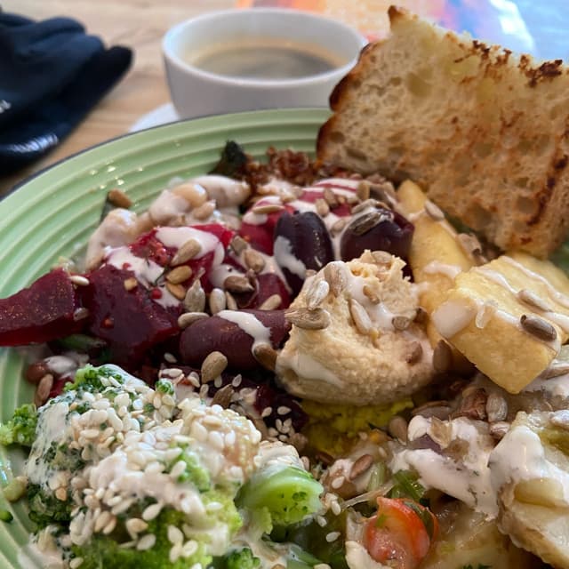 Photo of the dish “salad bowl (half-sized)”