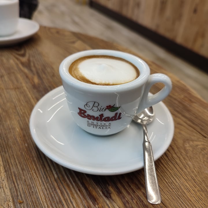 photo of Il Forno di Pitagora caffè espresso macchiato con latte di soia shared by @monica86 on  27 Dec 2022 - review