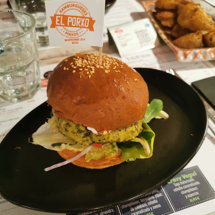 photo of El Porxo Sant Martí - Restaurante hamburguesería Hamburguesa Green love shared by @sandrub on  01 Apr 2023 - review