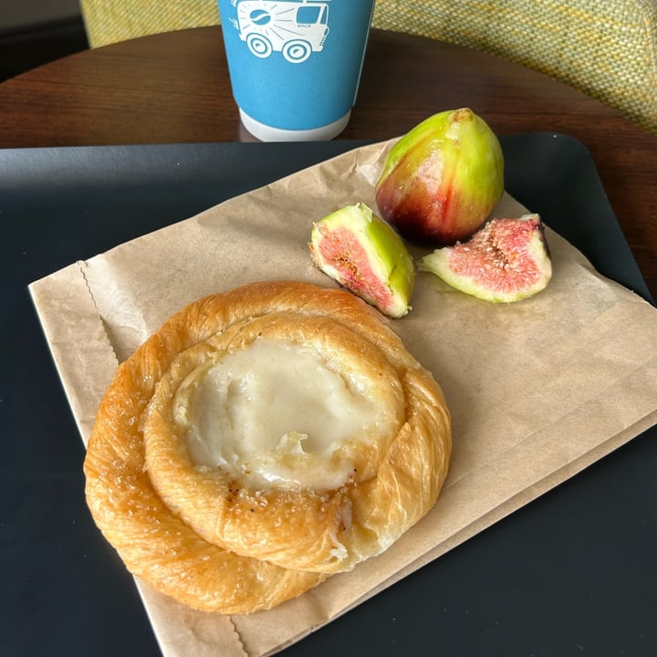 photo of Bird Rock Coffee Roasters Vegan Danish shared by @ginanicole on  15 Aug 2023 - review