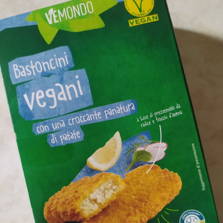 photo of Vemondo fishless fillets (herb-style) shared by @sallyhu on  27 Jan 2023 - review