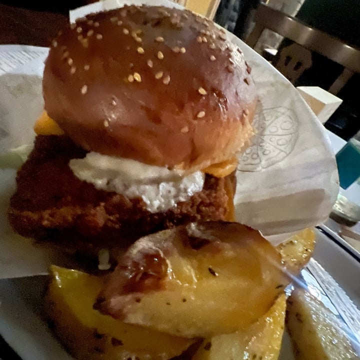 photo of Nessie Pub hamburger con tofu impanato shared by @marina1982 on  31 Dec 2022 - review