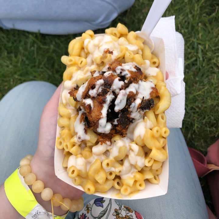 photo of Freakin' Vegan Buffalo Chick’n Mac n Cheese shared by @veganchailatte on  23 May 2023 - review