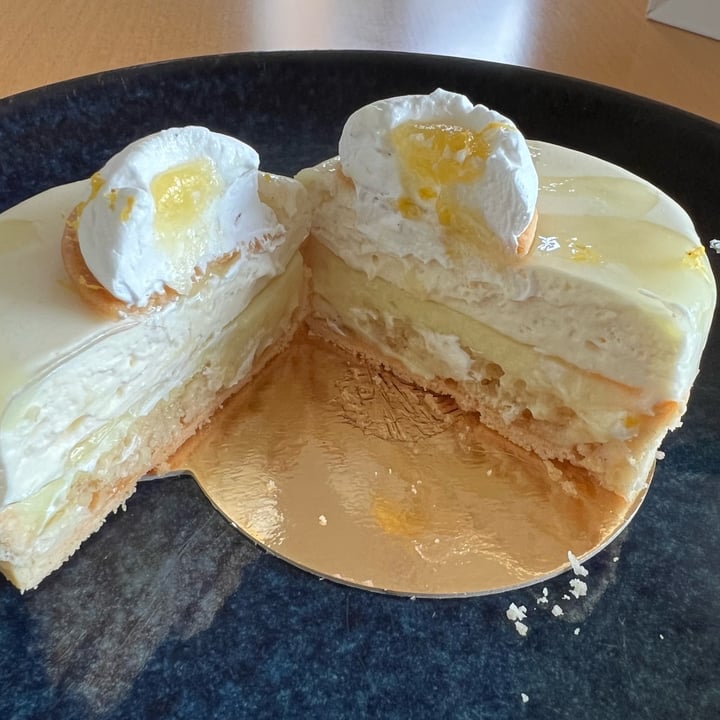 photo of White Rabbit Bakery Lemon Tartlet shared by @papilio on  11 May 2023 - review