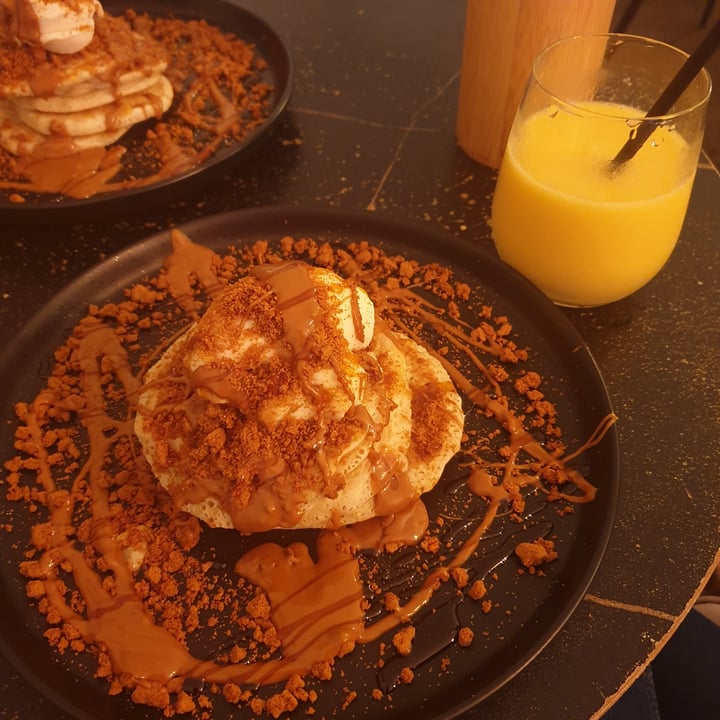 photo of HAMPTON & VOUIS Lotus / Biscoff Pancakes shared by @sophgnome on  01 Feb 2023 - review