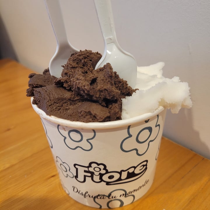 photo of Fiore Helado vegano shared by @vedevegan on  27 Jan 2023 - review