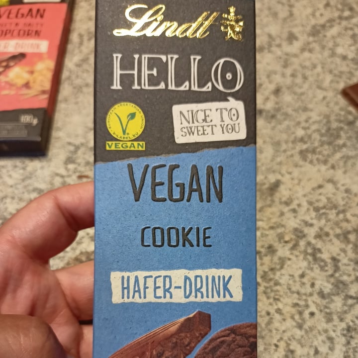 photo of Lindt Chocolate vegano cookie shared by @marinasacco on  28 May 2023 - review