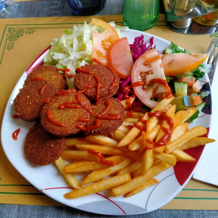 photo of Kebab Pizza e grill Piatto Falafel shared by @tizianasal on  19 Mar 2023 - review
