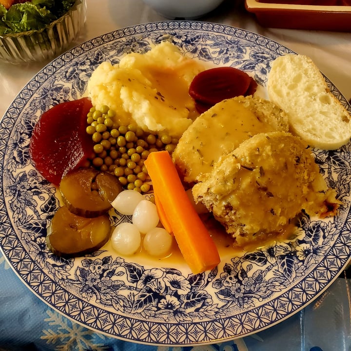 photo of Sol Cuisine Stuffed Turk’y with gravy, plant based roast shared by @emmathestrange on  29 Dec 2022 - review