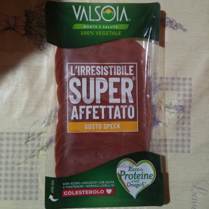 photo of Valsoia L’irresistibile super affettato Gusto speck shared by @elaisa-veg on  18 May 2023 - review