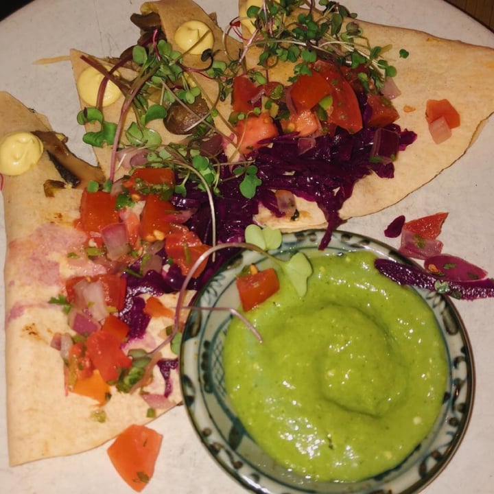 photo of Bar Verde Grilled Quesadilla shared by @lexieseats on  31 Mar 2023 - review