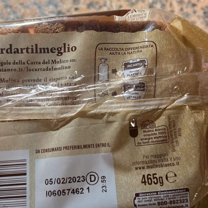 photo of Mulino Bianco Gran bauletto integrale ai semi e noci shared by @katia66 on  08 Jan 2023 - review