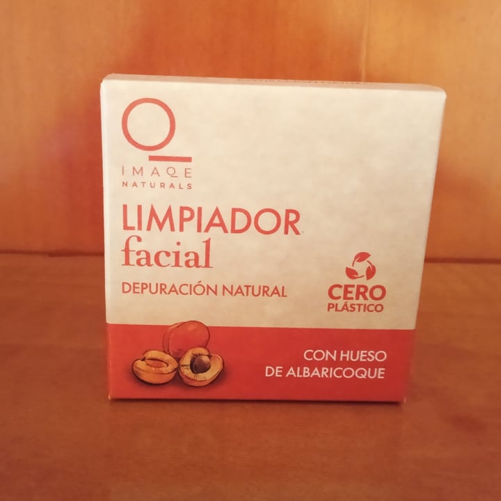 photo of Imaqe Naturals Limpiador Facial Con Hueso De Albaricoque shared by @-larissa- on  21 Jul 2023 - review