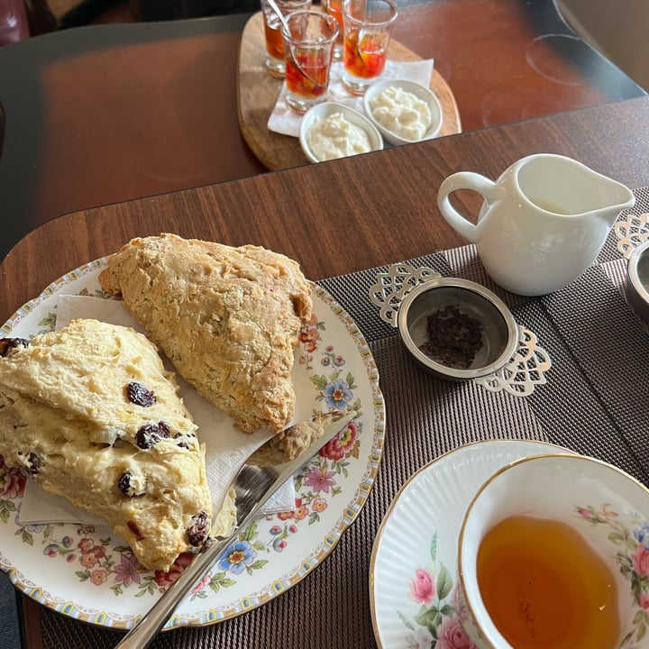 photo of The Tea Lounge English Scones with Cream And Jam shared by @ritabon on  31 Mar 2023 - review