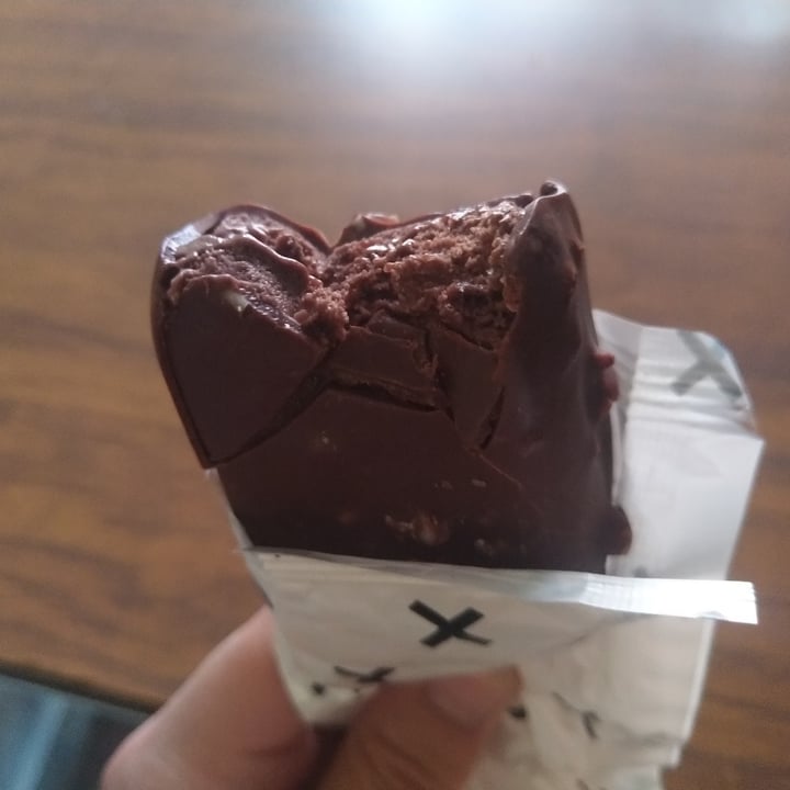 photo of NotCo Not Ice Cream Paleta Crocante Chocolate shared by @tlacomiztli on  23 Mar 2023 - review