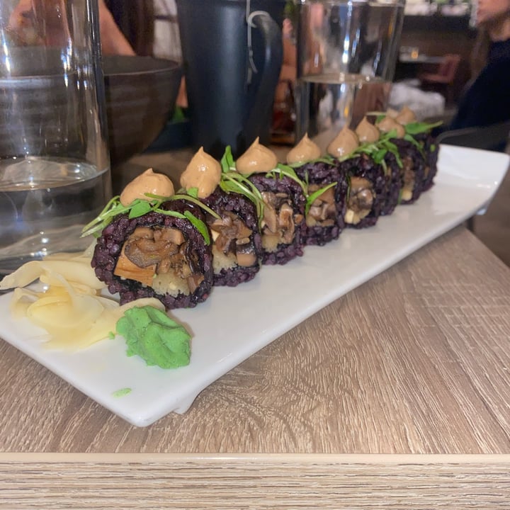 photo of Beyond Sushi (W 37th Street) Mighty Mushroom Roll shared by @theveganfoodcritic on  17 May 2023 - review