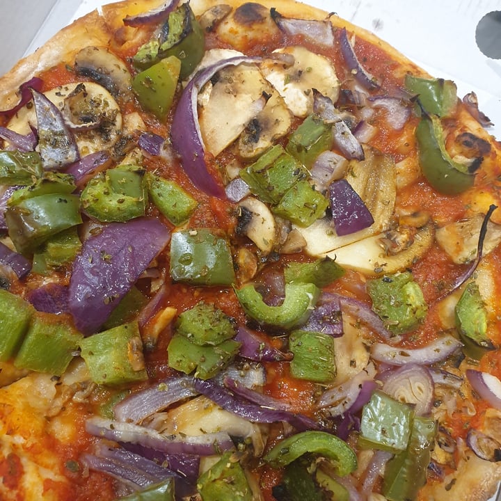 photo of Pizzeria Dal Mammolo Marinara With Added Veg shared by @sophgnome on  30 Apr 2023 - review