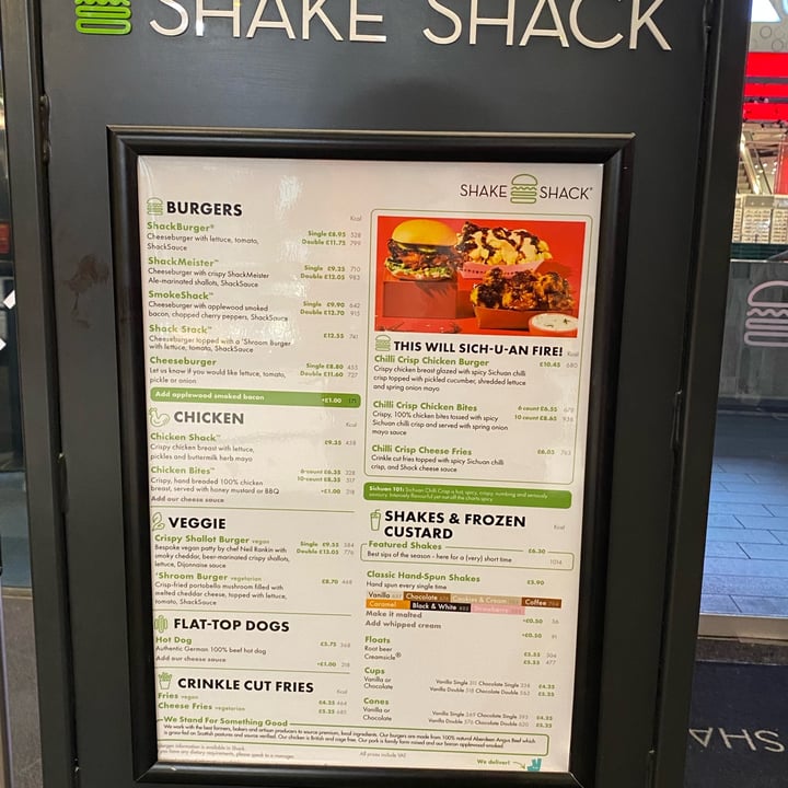 photo of Shake Shack Stratford Crispy Shallot Burger shared by @zitchy on  18 Jun 2023 - review