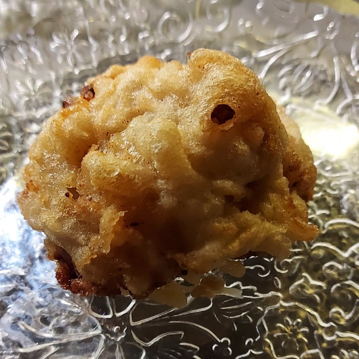 photo of Isabella De Cham Pizza Fritta Frittatina Vegana shared by @glioffi on  06 Jan 2023 - review