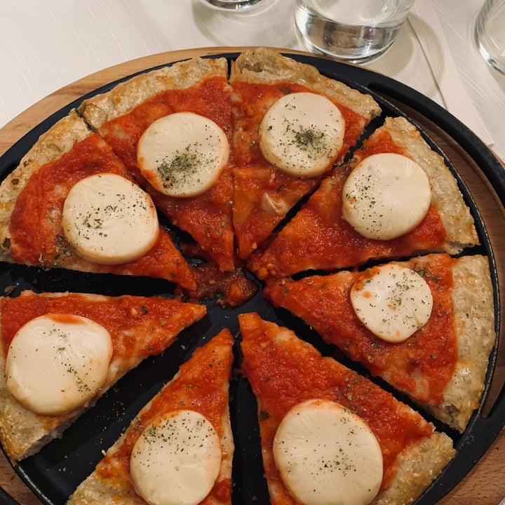 photo of Ristorante Al Campanile Pizza Con Mozzarella Di Lenticchie shared by @silviacomensoli on  28 Feb 2023 - review