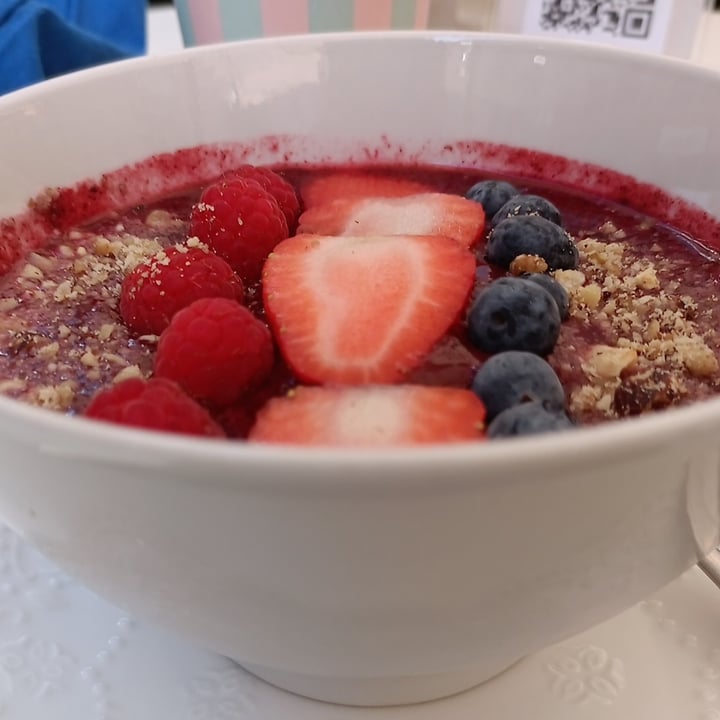 photo of Sweet Lab Wild Berry Bowl shared by @sonounwaffle on  25 Apr 2023 - review