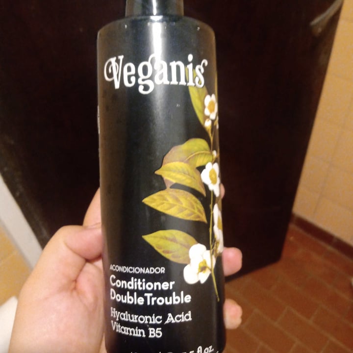 photo of Veganis acondicionador double trouble shared by @daiecasquero on  02 Apr 2023 - review