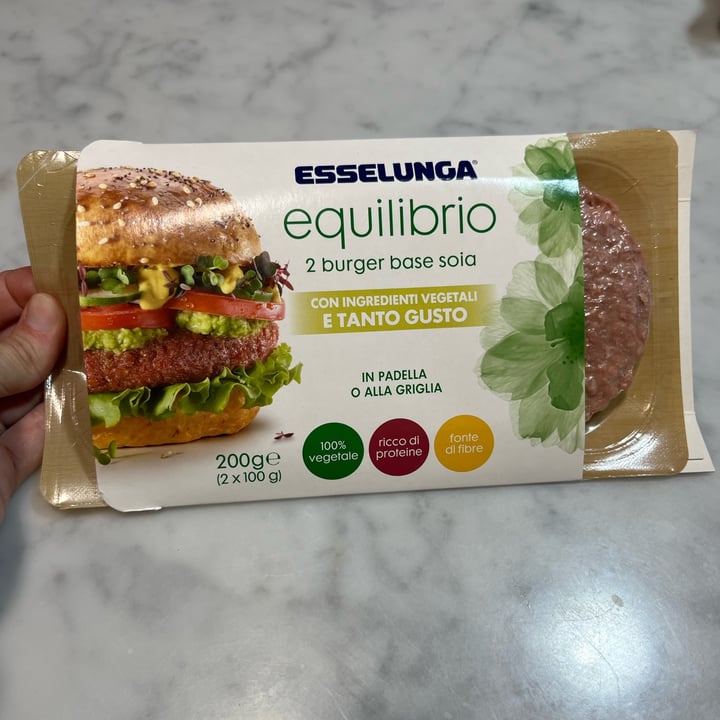 photo of Esselunga equilibrio burger Vegetali A Base Di Soia shared by @katezili8 on  21 Jun 2023 - review