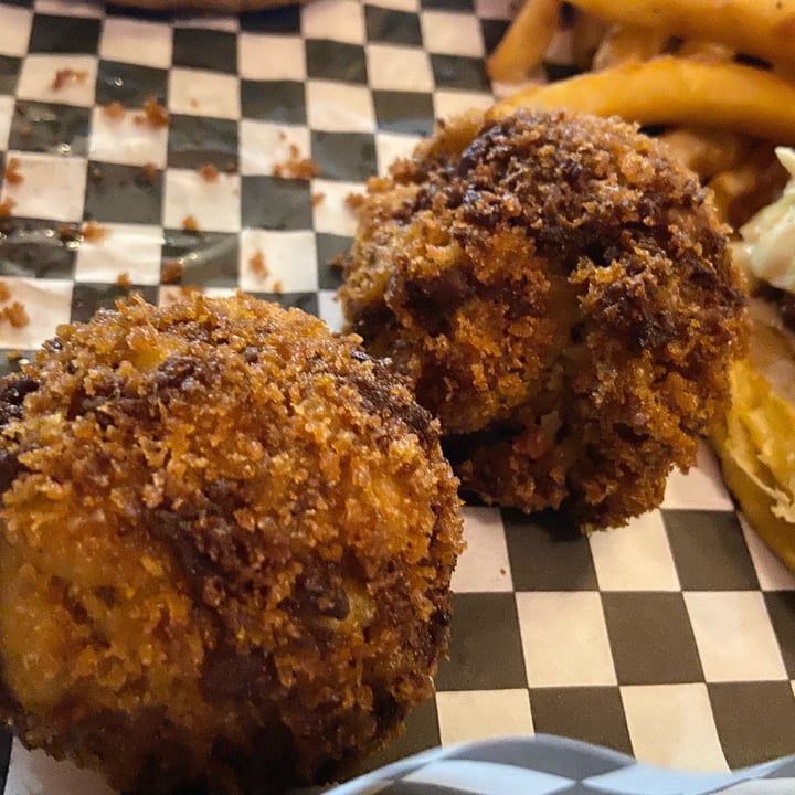 photo of V-Grits Fried Mac and Cheese Bites shared by @vfct on  12 Mar 2023 - review