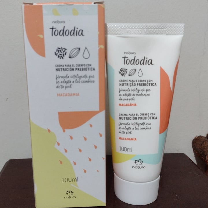 photo of Natura creme para o corpo com nutrição  Prebiótica Macadâmia shared by @pimentelmp on  15 Apr 2023 - review