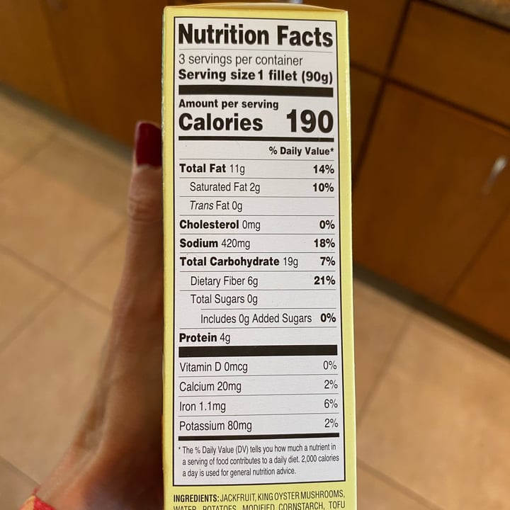 photo of Trader Joe's Battered Plant-Based Fish Fillets shared by @beckyyy on  04 May 2023 - review