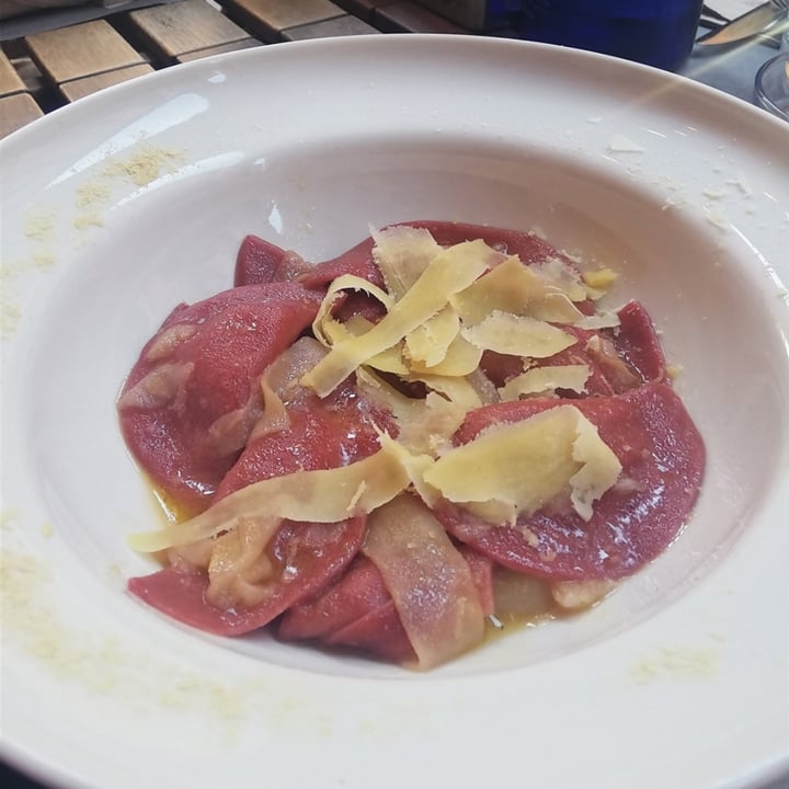 photo of Uno Caffé Olistico mezze lune ripiene di patate e pesto condite con sugo di pere peperoncino e scaglie di formaggio shared by @millabazzocchi on  13 Jul 2023 - review