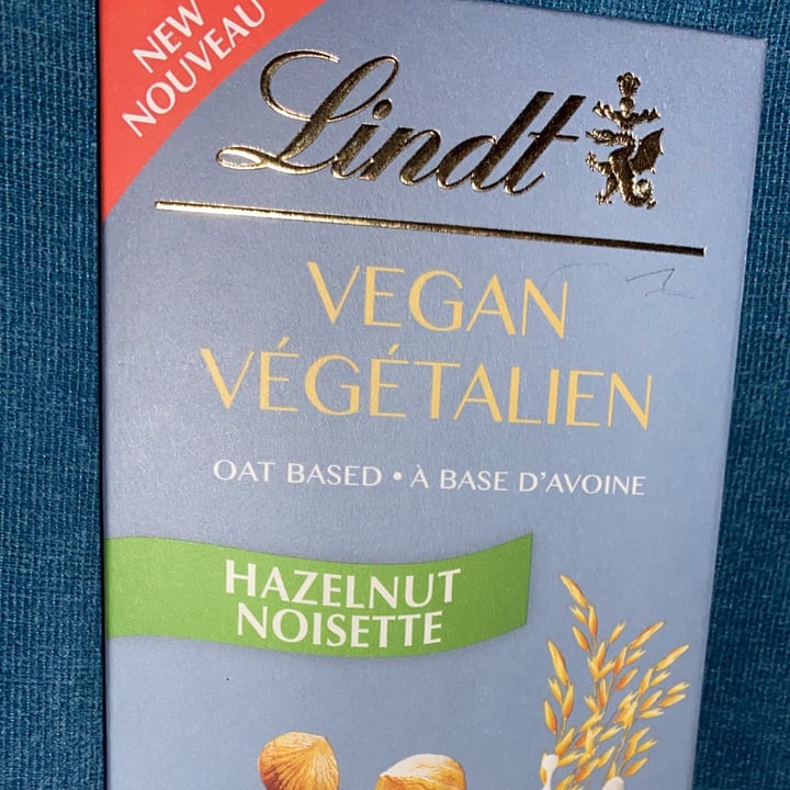 photo of Lindt Classic Recipe Vegan Hazelnut (Receta Original Avellanas) shared by @janscaz on  11 May 2023 - review