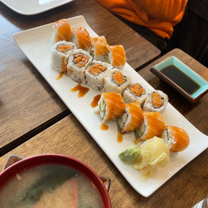 photo of Tenon Vegan Sushi Sweet Yam Tempura Roll shared by @dudanedeff on  09 Mar 2023 - review