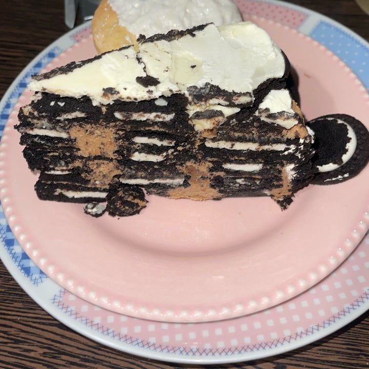 photo of Loving Hut Torta Oreo shared by @inespressable on  01 May 2023 - review